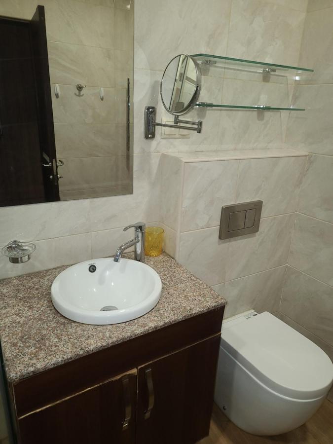 Pride Properties Welcomes You At 17 Buzant St 11-166 Yerevan Armenia Exterior foto